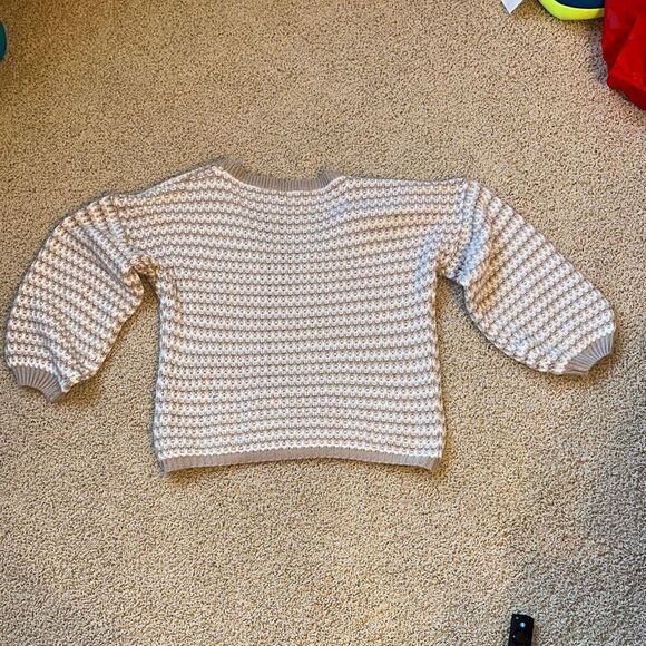 Amazon White and Tan V-Neck Striped Sweater - Picture 4 of 4
